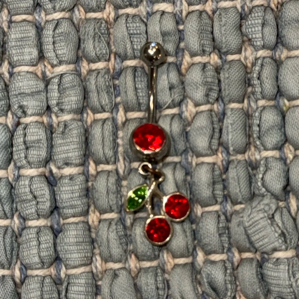 Cherry belly button ring 🍒 - Picture 4 of 4